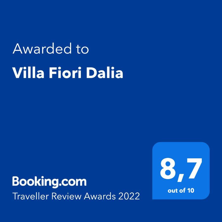 Villa Fiori Dalia Лидо ди Помпоза Екстериор снимка