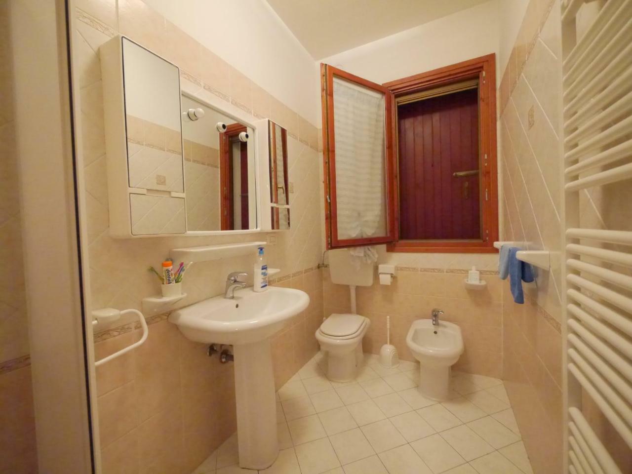 Villa Fiori Dalia Лидо ди Помпоза Екстериор снимка