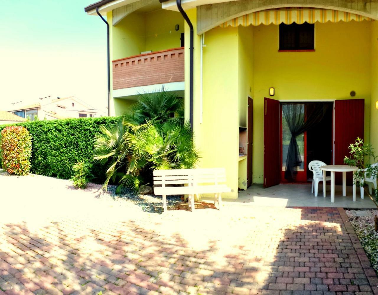 Villa Fiori Dalia Лидо ди Помпоза Екстериор снимка
