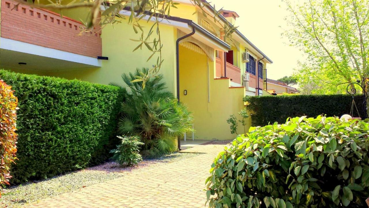 Villa Fiori Dalia Лидо ди Помпоза Екстериор снимка